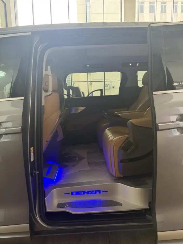 DENZA D9 DM 2022 Model 970 4WD Flagship Model – фото 7
