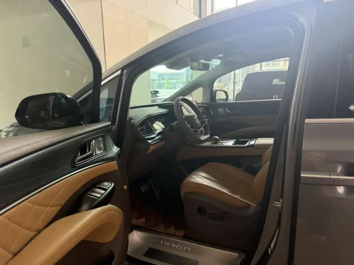 DENZA D9 DM 2022 Model 970 4WD Flagship Model – фото 10