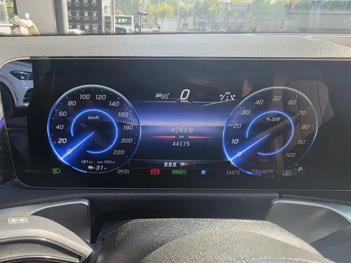 Mercedes-Benz EQB 2025 Model EQB 260 – фото 6