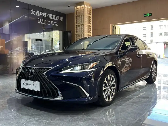 Lexus ES 2021 Model 200 Superior Edition – фото 1