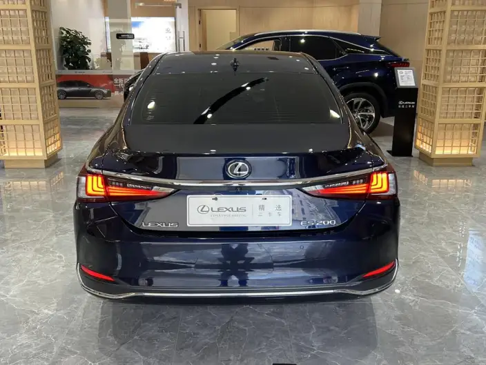 Lexus ES 2021 Model 200 Superior Edition – фото 5