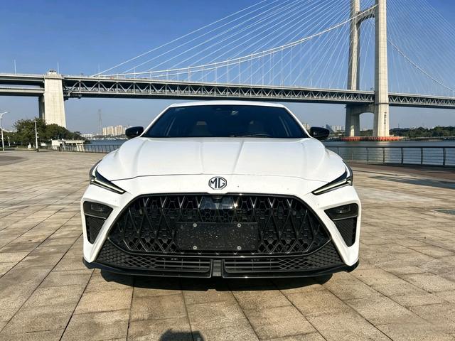 MG5 Scorpio 2022 1.5T Trophy Sport Luxury – фото 2