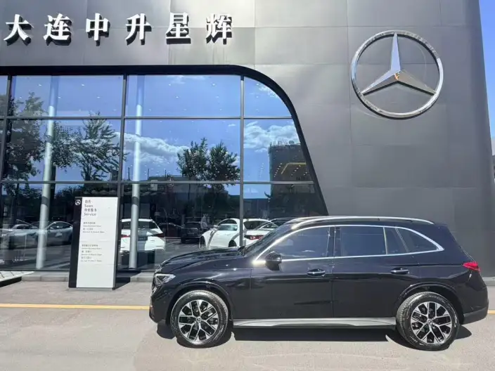 Mercedes-Benz GLC 2023 Model GLC 260 L 4MATIC Luxury Model 5 seat – фото 3