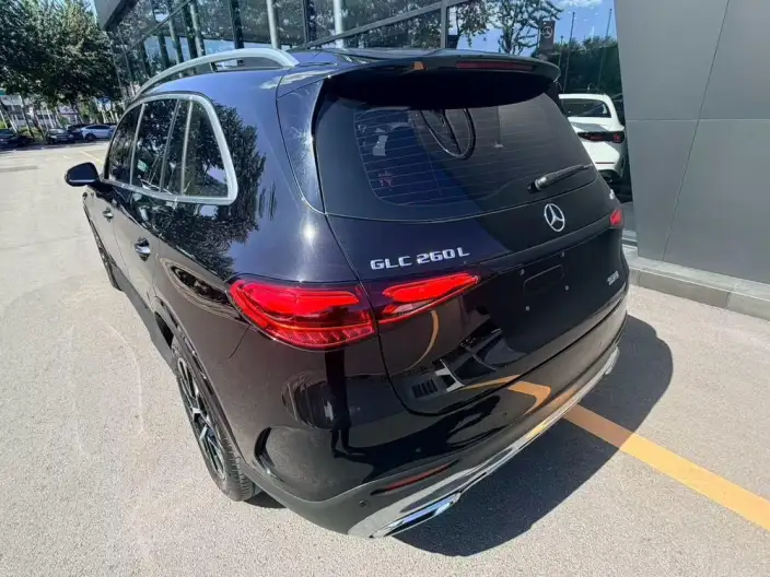 Mercedes-Benz GLC 2023 Model GLC 260 L 4MATIC Luxury Model 5 seat – фото 8