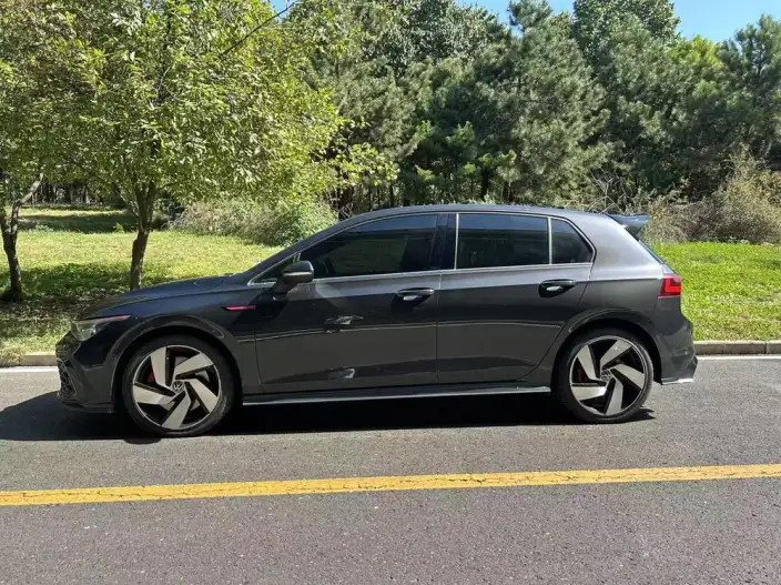Volkswagen Golf GTI 2021 Model 380TSI DSG GTI – фото 3