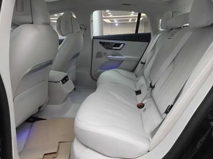Mercedes-Benz EQE 2025 Model EQE 500 4MATIC Pioneer Edition – фото 10