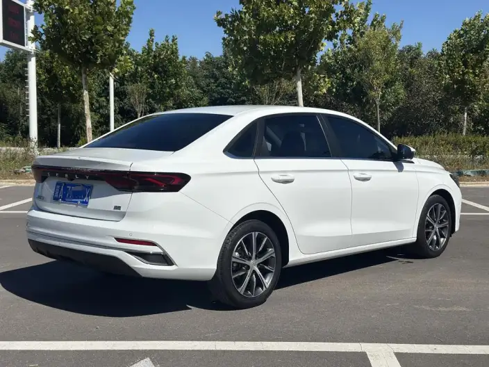Geely Emgrand 2022 Model No. 4 Gen 1.5L CVT Noble Model – фото 5
