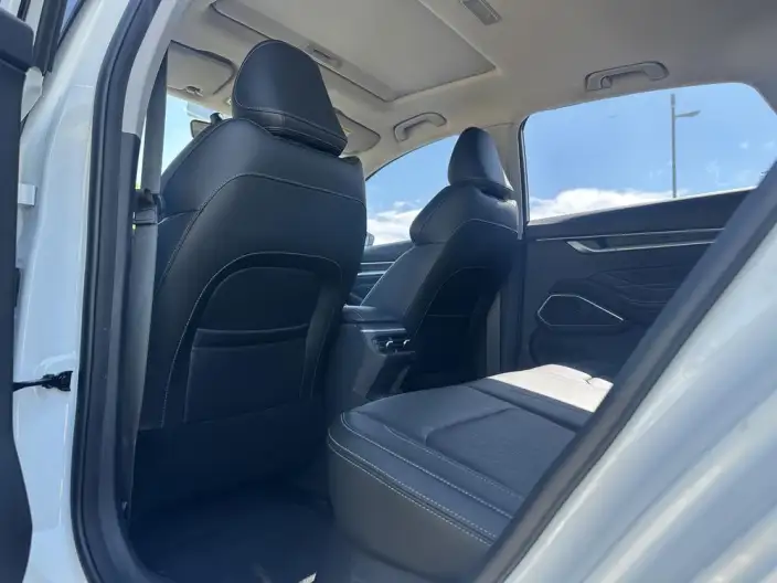 Geely Emgrand 2022 Model No. 4 Gen 1.5L CVT Noble Model – фото 9