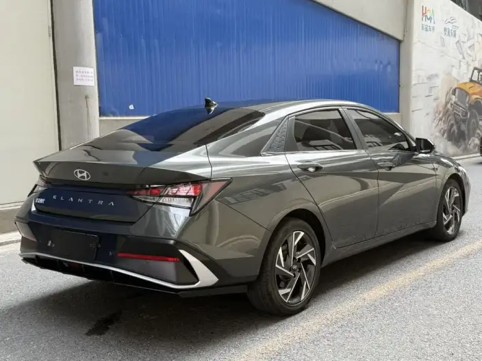 Hyundai Ioniq 2023 Model 1.5L CVT GLX Elite Edition – фото 6