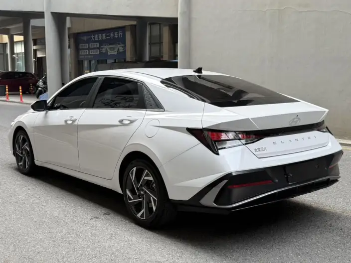 Hyundai Ioniq 2023 Model 1.5L CVT GLX Elite Edition – фото 4
