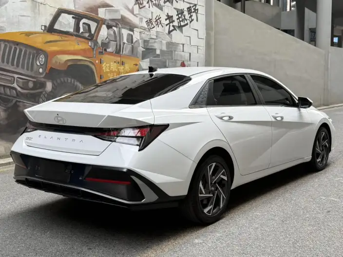 Hyundai Ioniq 2023 Model 1.5L CVT GLX Elite Edition – фото 6