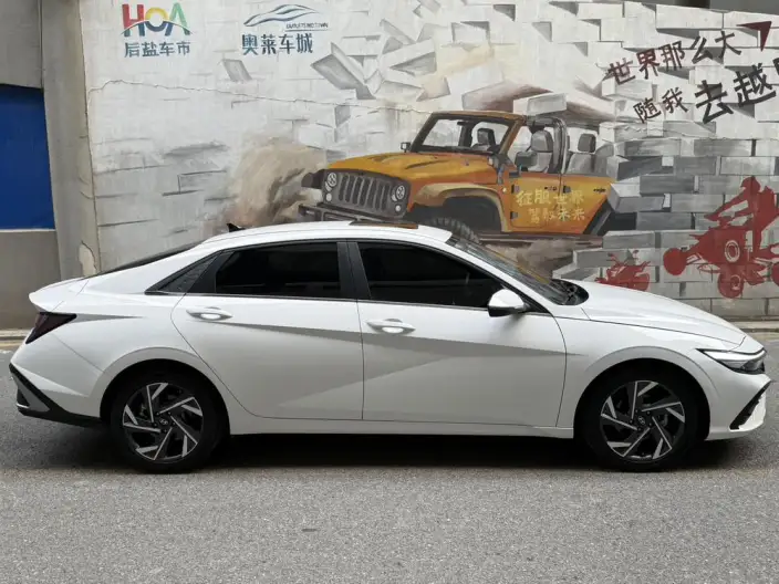 Hyundai Ioniq 2023 Model 1.5L CVT GLX Elite Edition – фото 7