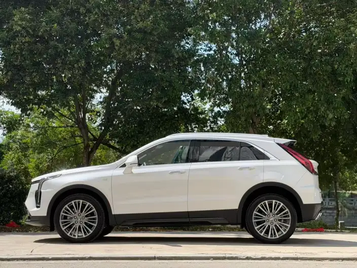 Cadillac XT4 2024 Model Facelift 28T 2WD Noble Model – фото 3