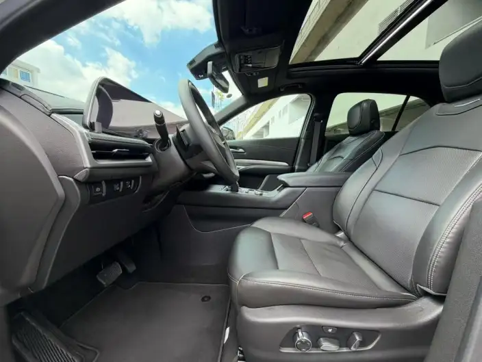Cadillac XT4 2024 Model Facelift 28T 2WD Noble Model – фото 8