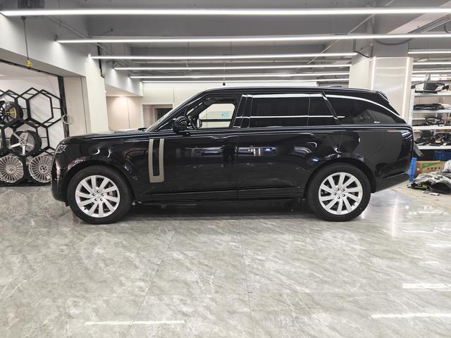 Range Rover 2023 3.0 L6 400PS Centurion Seven Seater Plus – фото 3