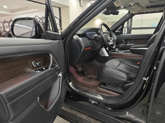 Range Rover 2023 3.0 L6 400PS Centurion Seven Seater Plus – фото 5