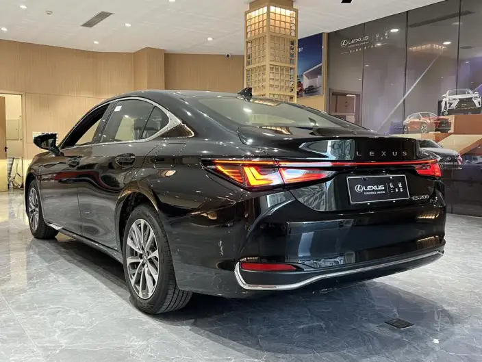 Lexus ES 2025 Model 200 Premium – фото 4