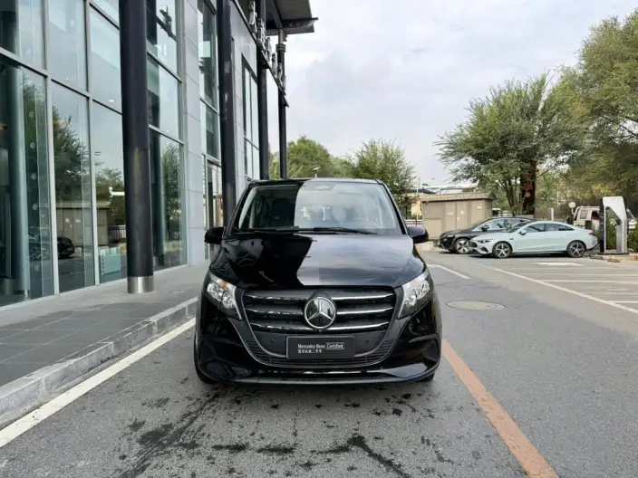 Viano 2024 Model 2.0T Elite Edition 7 seat – фото 2