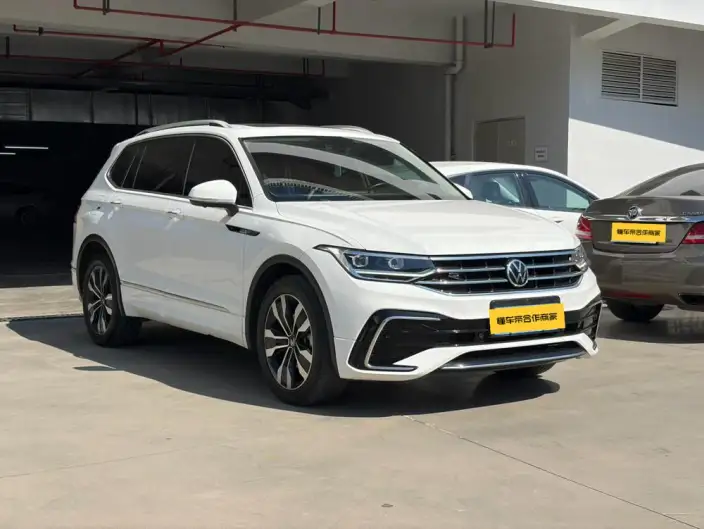 Volkswagen Tiguan L 2022 Model 330TSI Automatic 2WD R-Line Enjoy the version more – фото 3