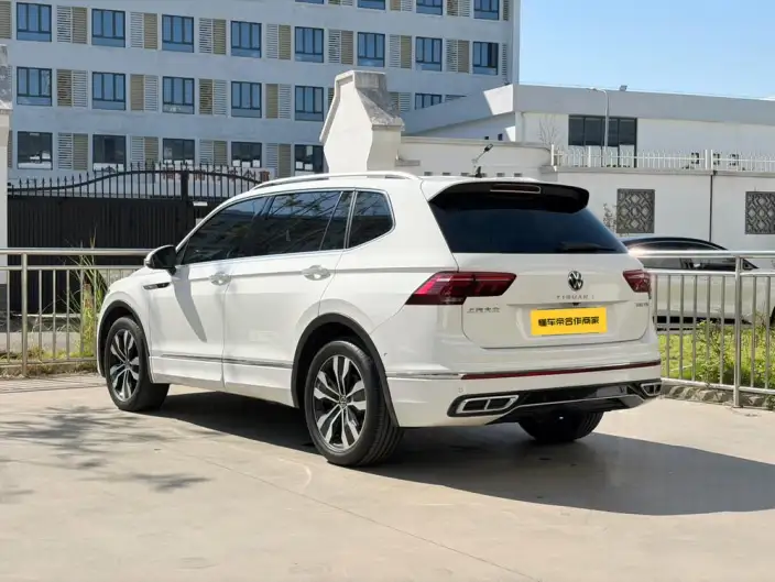 Volkswagen Tiguan L 2022 Model 330TSI Automatic 2WD R-Line Enjoy the version more – фото 4