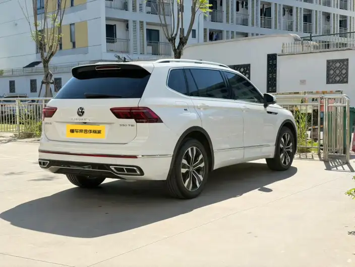 Volkswagen Tiguan L 2022 Model 330TSI Automatic 2WD R-Line Enjoy the version more – фото 6