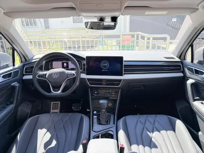 Volkswagen Tiguan L 2022 Model 330TSI Automatic 2WD R-Line Enjoy the version more – фото 7