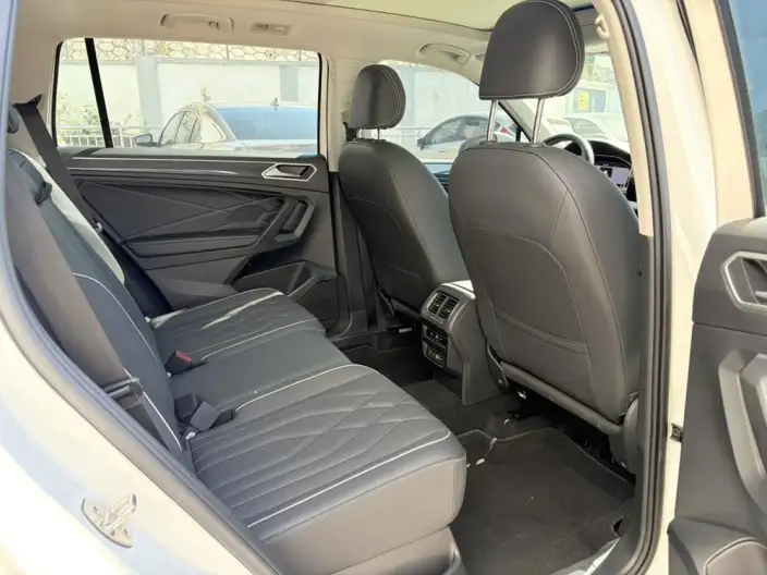 Volkswagen Tiguan L 2022 Model 330TSI Automatic 2WD R-Line Enjoy the version more – фото 10