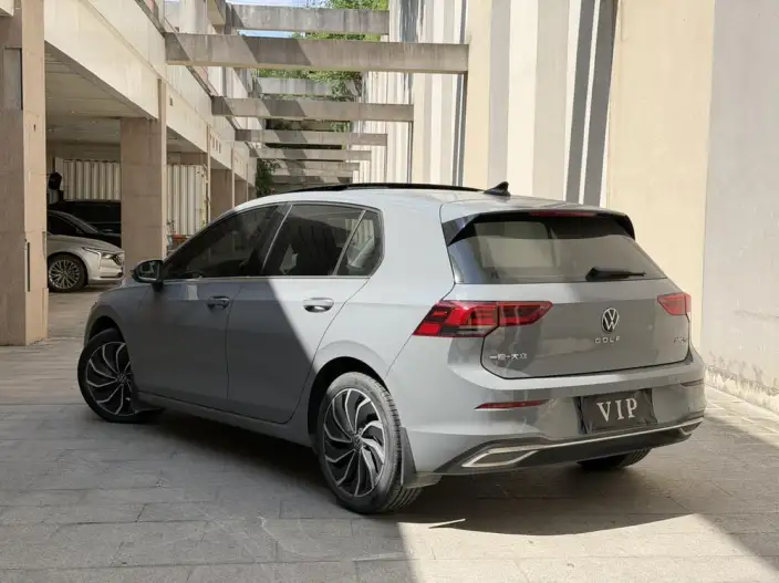 Volkswagen Golf 2021 Model 280TSI DSG 30th Anniversary Memorial Edition – фото 4