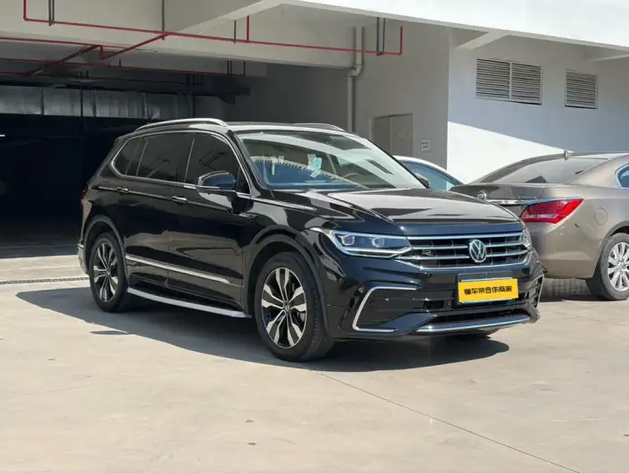Volkswagen Tiguan L 2022 Model 330TSI Automatic 2WD R-Line Enjoy the version more – фото 3