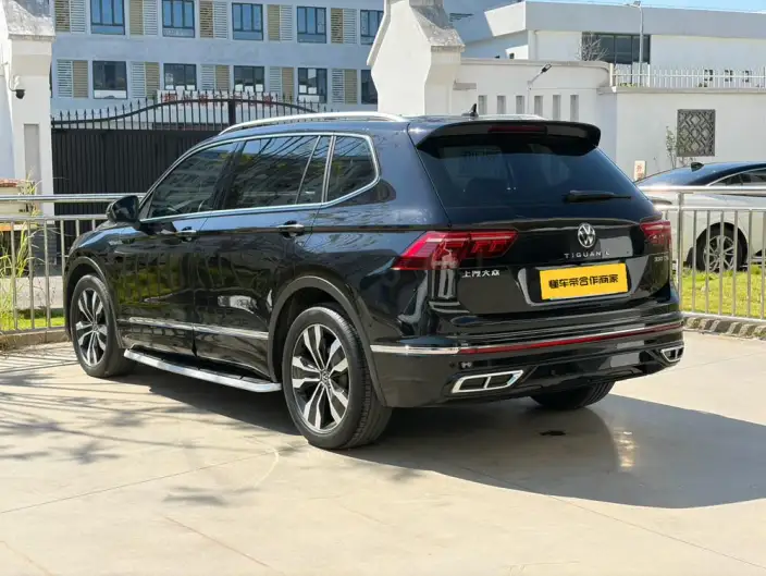 Volkswagen Tiguan L 2022 Model 330TSI Automatic 2WD R-Line Enjoy the version more – фото 4