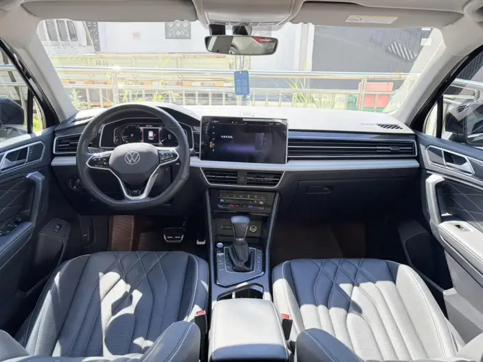 Volkswagen Tiguan L 2022 Model 330TSI Automatic 2WD R-Line Enjoy the version more – фото 7