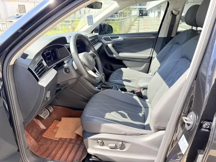 Volkswagen Tiguan L 2022 Model 330TSI Automatic 2WD R-Line Enjoy the version more – фото 8