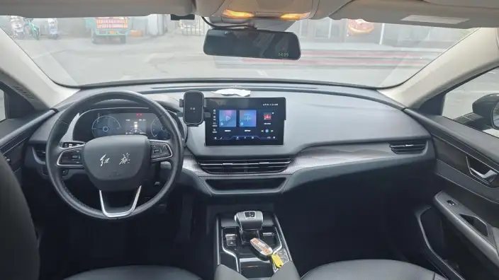 Hongqi E-QM5 2024 Model 500KM Travel Edition 100kW – фото 6