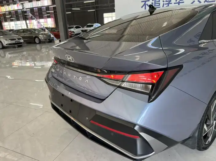 Hyundai Ioniq 2023 Model 1.5L CVT GLX Elite Edition – фото 9