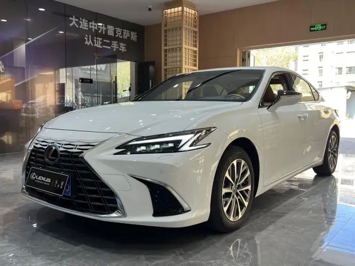 Lexus ES 2025 Model 200 Premium – фото 1