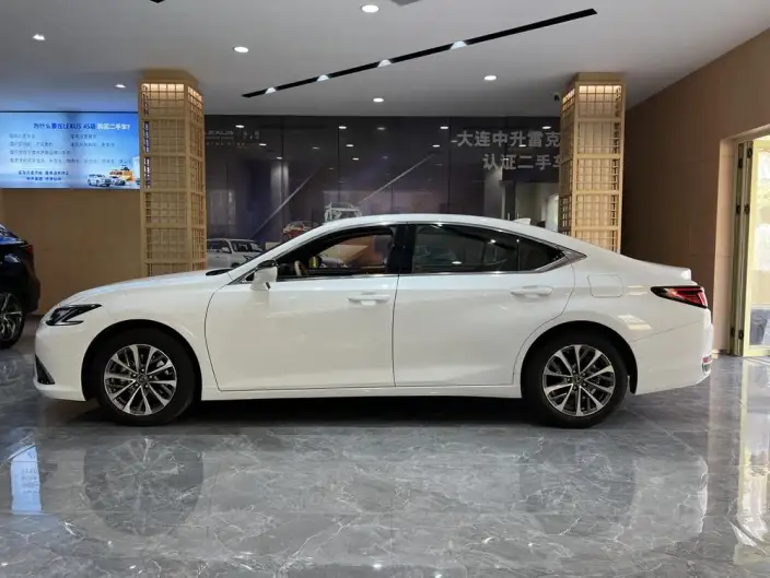 Lexus ES 2025 Model 200 Premium – фото 3
