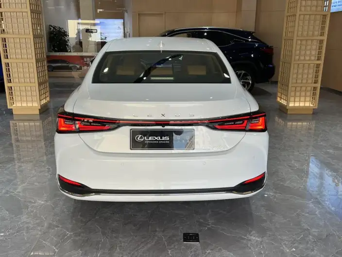 Lexus ES 2025 Model 200 Premium – фото 5