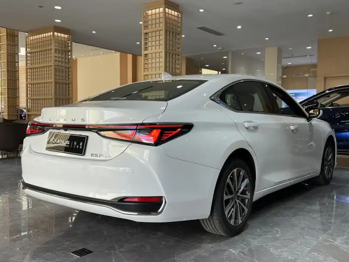 Lexus ES 2025 Model 200 Premium – фото 6