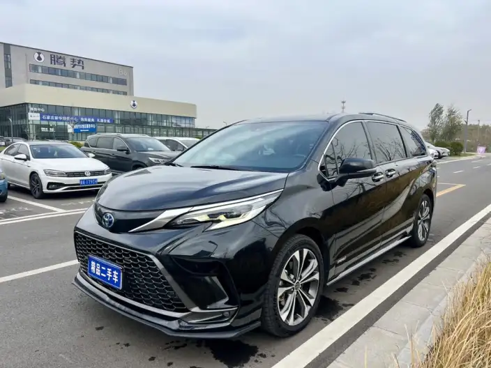 Granvia 2023 Model Intelligent Hybrid 2.5L Noble PLUS – фото 1