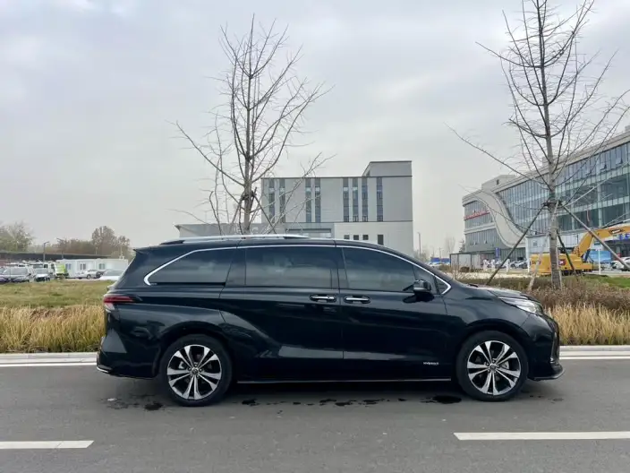 Granvia 2023 Model Intelligent Hybrid 2.5L Noble PLUS – фото 7