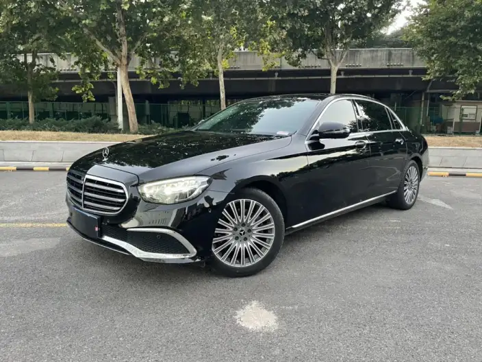 Mercedes-Benz E-Class 2023 Model E 300 L Luxury Model sedan – фото 1