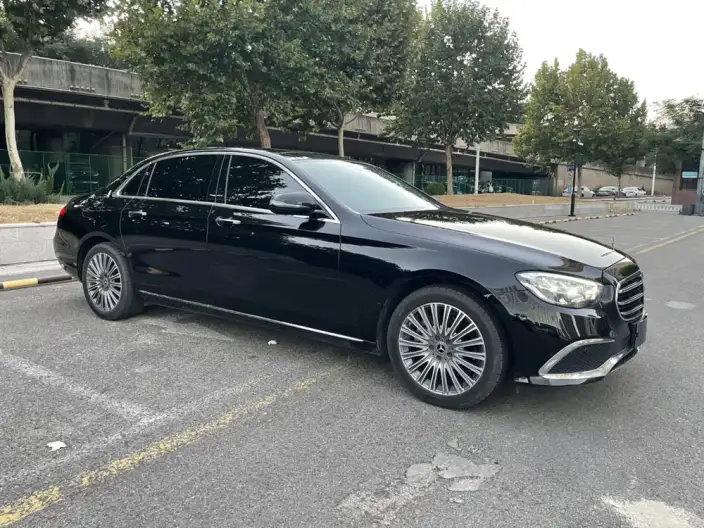 Mercedes-Benz E-Class 2023 Model E 300 L Luxury Model sedan – фото 3