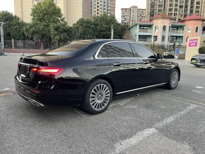 Mercedes-Benz E-Class 2023 Model E 300 L Luxury Model sedan – фото 7