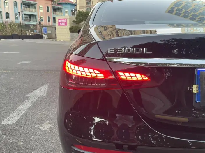 Mercedes-Benz E-Class 2023 Model E 300 L Luxury Model sedan – фото 8