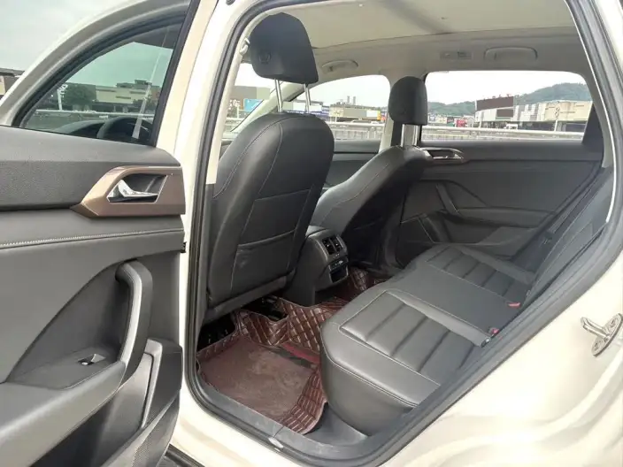 Volkswagen Tharu 2021 Model 280TSI 2WD Deluxe Edition PLUS – фото 9