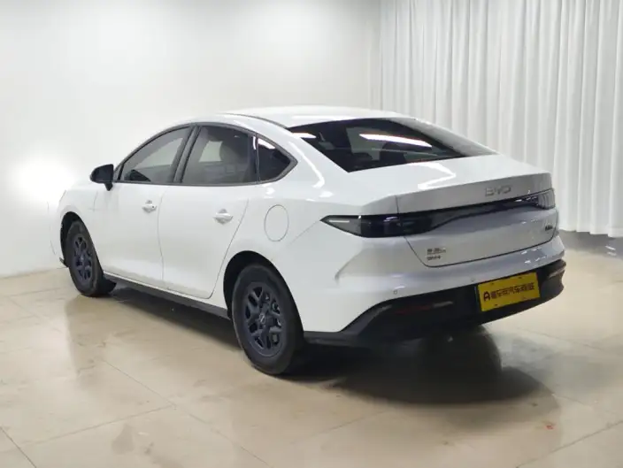 BYD Seal 05DM 2026 Model DM-i 128KM Luxury Model – фото 5