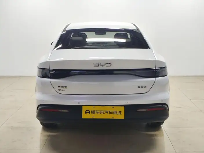 BYD Seal 05DM 2026 Model DM-i 128KM Luxury Model – фото 6