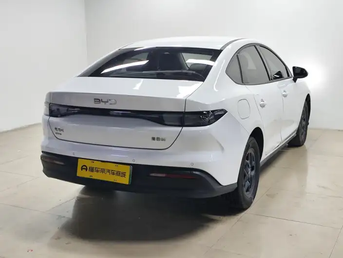 BYD Seal 05DM 2026 Model DM-i 128KM Luxury Model – фото 7
