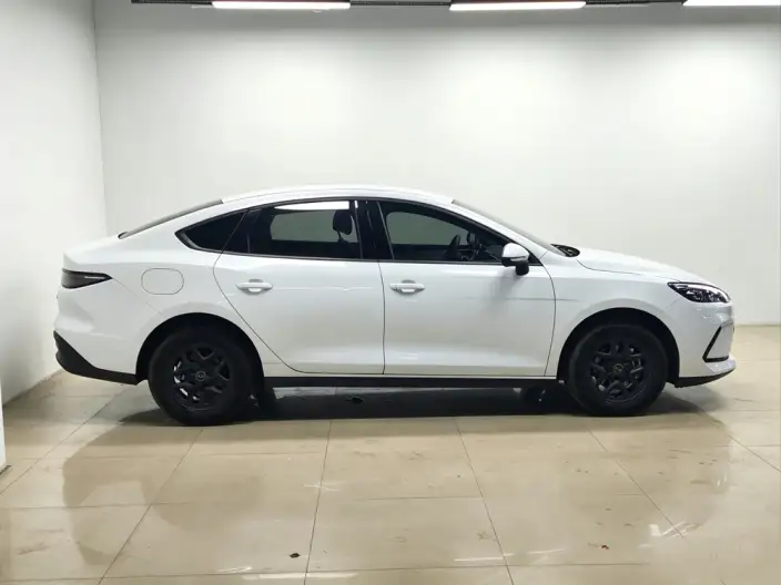 BYD Seal 05DM 2026 Model DM-i 128KM Luxury Model – фото 8