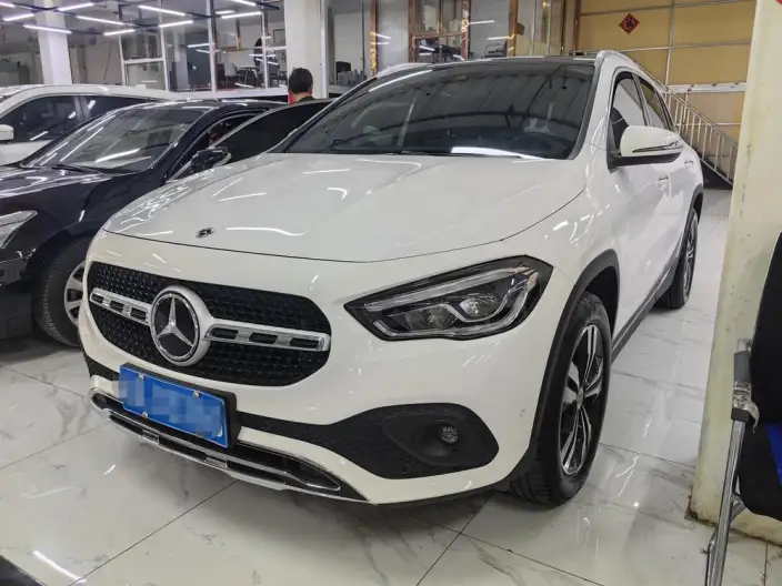 Mercedes-Benz GLA 2023 Model GLA 220 – фото 1